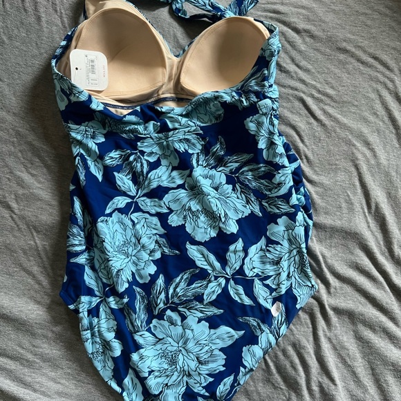 Isabel Maternity one piece halter bathing suit - Picture 3 of 5